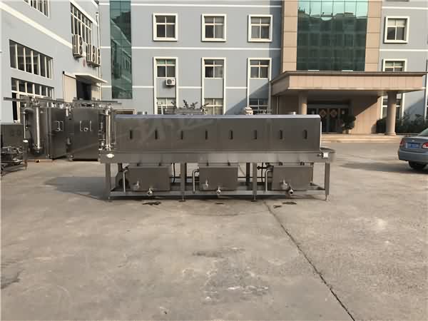 塑料筐清洗机设备 价格 环速灭菌洗箱机 致力于食品安全 塑料筐清洗机设备 价格 环速灭菌洗箱机 致力于食品安全